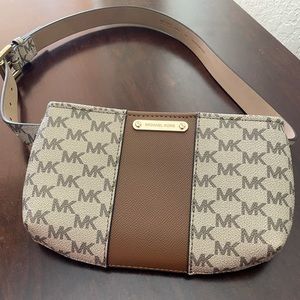 Michael Kors hip bag/purse (s/m) size